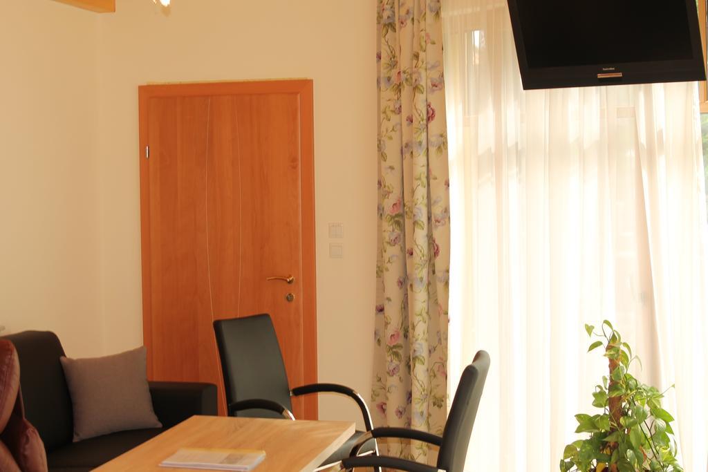 Gastehaus Zur Schonen Aussicht Bed & Breakfast Spitz an der Donau Bilik gambar