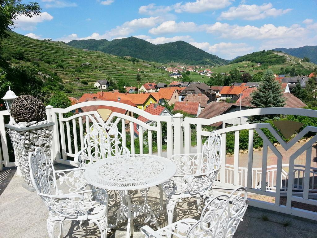 Gastehaus Zur Schonen Aussicht Bed & Breakfast Spitz an der Donau Bilik gambar