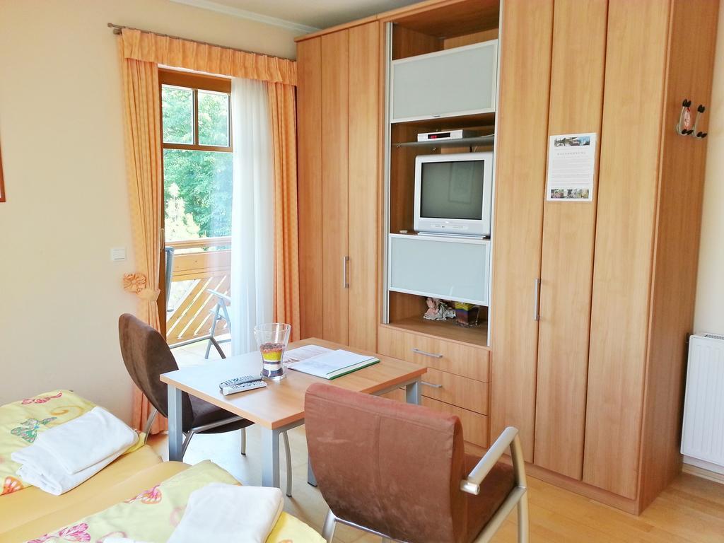 Gastehaus Zur Schonen Aussicht Bed & Breakfast Spitz an der Donau Bilik gambar