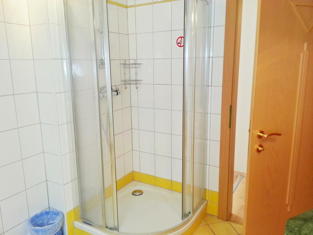 Gastehaus Zur Schonen Aussicht Bed & Breakfast Spitz an der Donau Bilik gambar